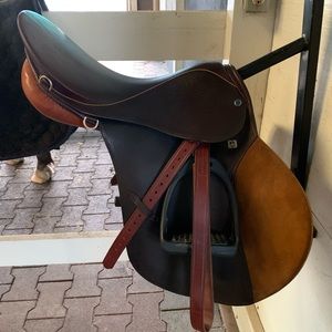 Stubben Siegfried 17.5” 31.5 Saddle